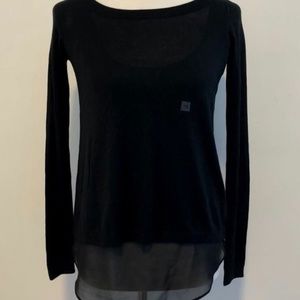 🐦3 x 20 SALE!!🐦Black silk Blend Sweater Sz XS